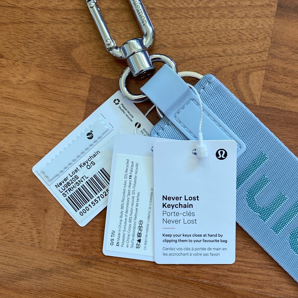 ❤️ Lululemon Never Lost Keychain NWT - Picture 5 of 6